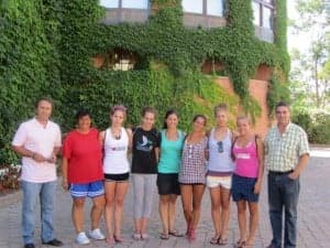 Lobera, Velasco, las nadadoras, junto a López y Anoro. JLP.