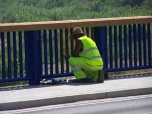 Nuevo pintado del puente. 