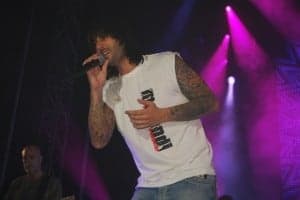 Melendi congregó a 4000 personas en la plaza de toros de Barbastro. Foto: JLP