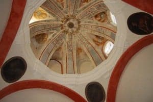 Pinturas aparecidas en una de las capillas. JLP.