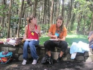 Las cooperantes Irene y Alicia.