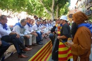 Autoridades observan la Cabalgata del Pregón. JLP.