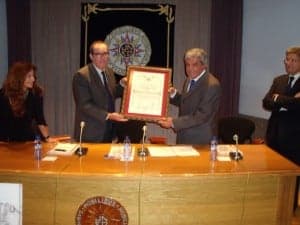 Albert, presidente del Patronato de El Cruzado, y Latorre. S.E.