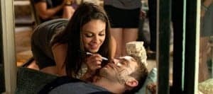Dylan (Justin Timberlake) y Jamie (Mila Kunis) son dos amigos jóvenes, solteros y atractivos que deciden embarcarse en una relación estrictamente física sin compromiso... pero sin dejar de ser amigos. "Sólo sexo", es lo que acuerdan. Lo que no se pueden imaginar es que este tipo de relación híbrida no les traerá más que complicaciones. (FILMAFFINITY)
