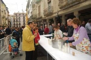 Reparto de migas de setas. JLP.