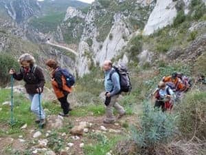 Los montañeros por el Congosto de Olvena. MAB.