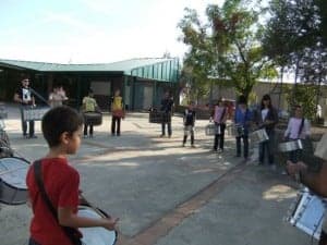 Los niños y mayores ensayan en Salas Altas. RBV.