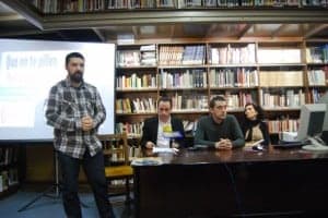 Presentación del Wificase en la Biblioteca de Barbastro. JLP.