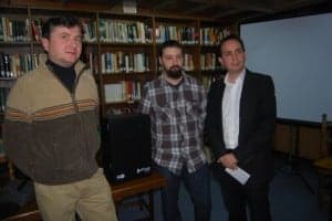Los emprendedores con su diseño wifi. JLP.