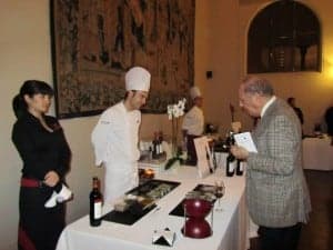 Degustación de tapas y vino de Viñas del Vero en el Paraninfo. JLP.