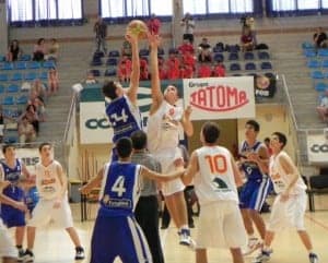 La Academia FEB en Monzón: salto inicial partido España U14-Grecia U14. G.U.