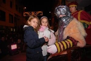 El paje real con dos niñas. JLP.