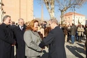 Recibimiento a Peñaranda con el director de Industria y la alcaldesa. JLP.