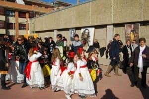 Los niños disfrazados de la Duquesa de Alba y Félix de Azara. JLP.