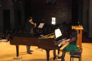 Divertimento puso la nota musical. JLP.