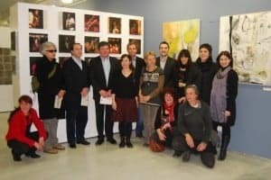 Los artistas con los alcaldes y concejales de Barbastro y Carla Bayle. JLP.