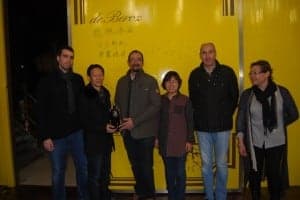 Michael y Teresa Wu con el equipo de De Beroz. JLP.
