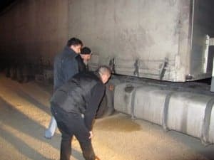 Inspeccionando los depósitos. JLP.