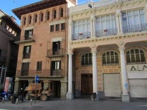 La casa natal de Escrivá junto al cerrado Eroski. JLP.