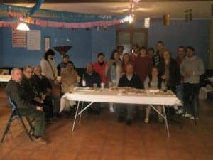 Algunos vecios de Colungo que participaron en la crespillada. J.C.