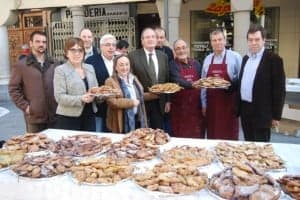 Los miembros de la Cofradía de la Borraja y el Crespillo. JLP.