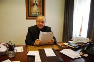 Alfonso Milián en su despacho. JLP.