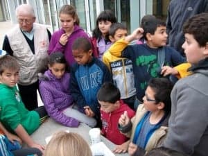 Niños durante la exposición. 