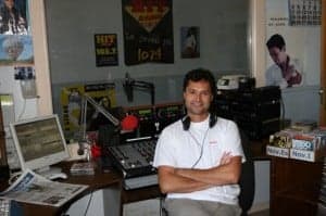 Alejandro Ballesteros en sus estudios de El Grado. AFIB.