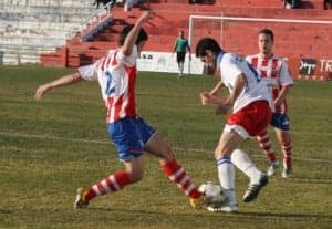 El Sariñena se llevó los puntos en el derbi provincial. Carlos Marco.