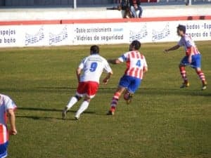 Partido contra el Sariñena. Ángel Huguet.