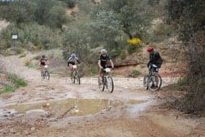 Cabeza de la marcha antes de llegar a Montesa. CCB.
