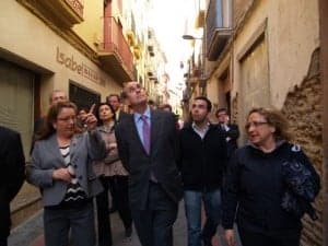 Fernández en su visita por Monzón. JLP.