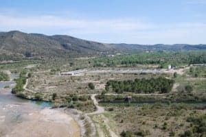 El Cinca al paso por la Pisicifactoría Viveros del Pirineo. JLP.