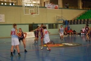 Uno de los partidos de la fase previa en Barbastro. JLP.
