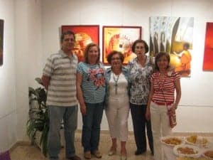 Alumnas de Mila Tocino junto a la alcaldesa. 