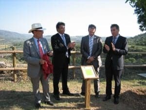 Inauguración de la placa en el parque.