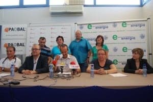 La junta directiva con los representantes institucionales. JLP.
