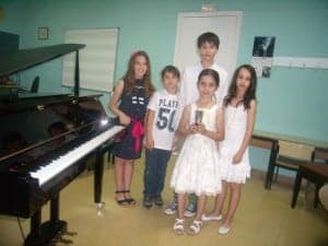 Los ganadores del concurso musical.