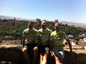 Los ciclistas de Monzón en Granada. 