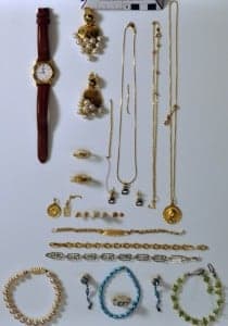 Joyas robadas.