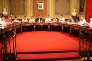 Pleno del Ayuntamiento de Barbastro el 26 de julio de 2012. NBC.