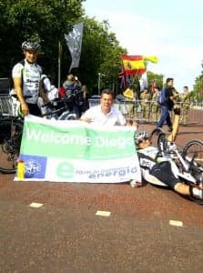 Eneko y Diego con Pablo Bravo de Aguas de Barbastro Energía en Londres.