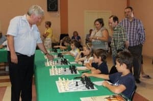 Con María Eizaguerri ha hecho tablas, y también con Pedro Ginés hijo (a la izda de María).
