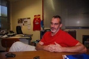 Burrell en su despacho en el Patronato de Deportes de Monzón. JLP.