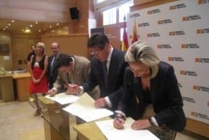 Firma del acuerdo.