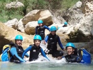 Un grupo desciende el Vero. Vertientes Aventura. 