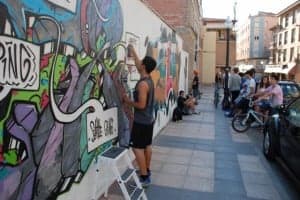 Graffiti en el Espacio Joven de Monzón.