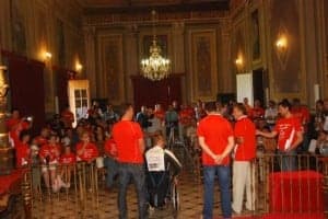 Numeroso público en el salón de plenos. JLP.