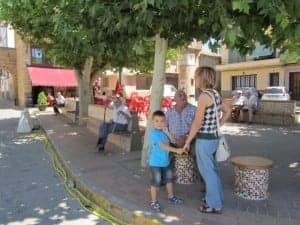 Vecinos de Estadilla en el Portal del Sol. JLP.
