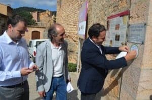 Colocación del punto QR en la colegiata. JLP.